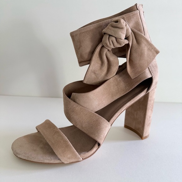 JEFFREY CAMPBELL || Tan Bow-Bow High Heel Sandals. Sz. 8.5 - Picture 3 of 11